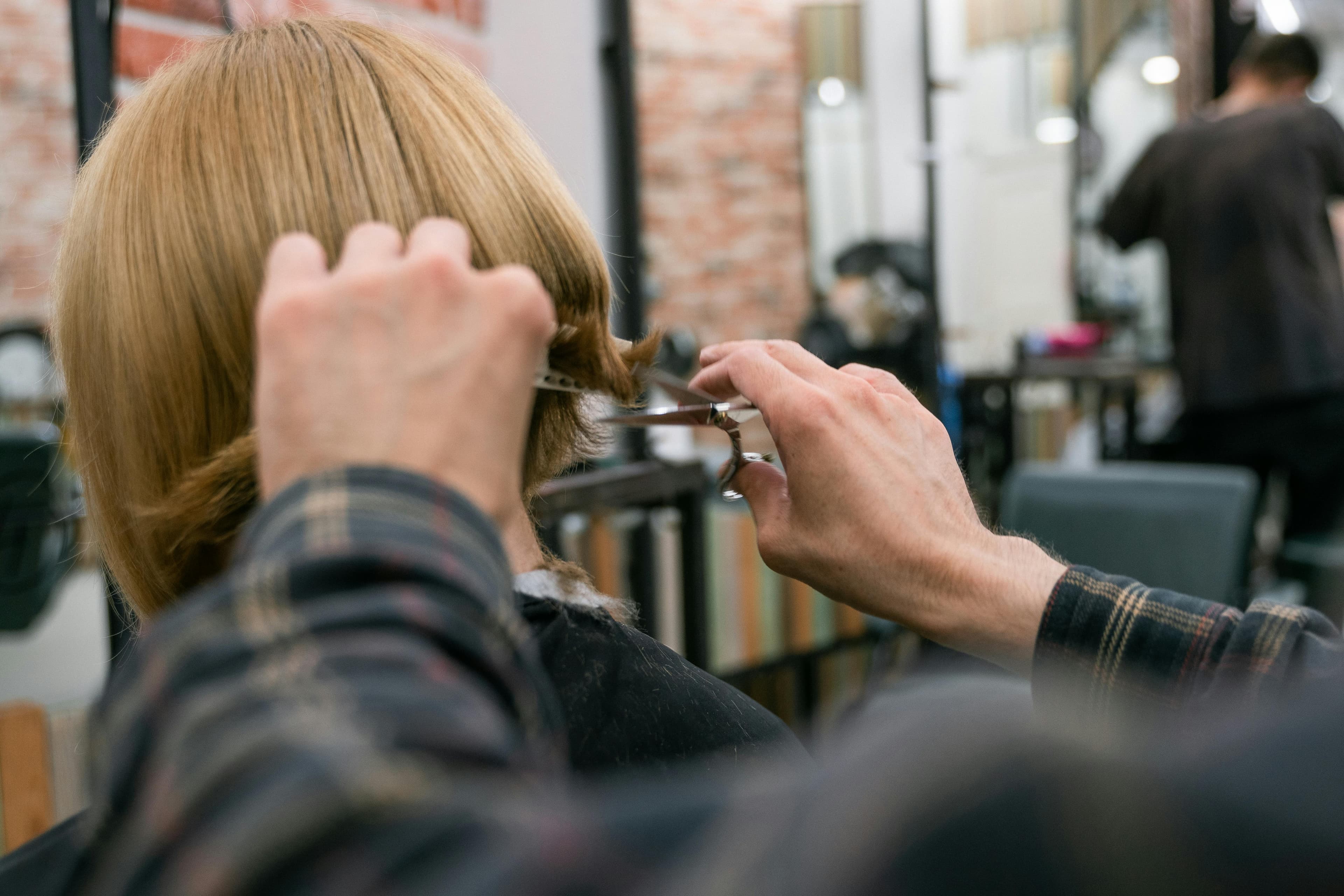 De luxe kapper ✂ — Dameskapper in Generaalsbuurt