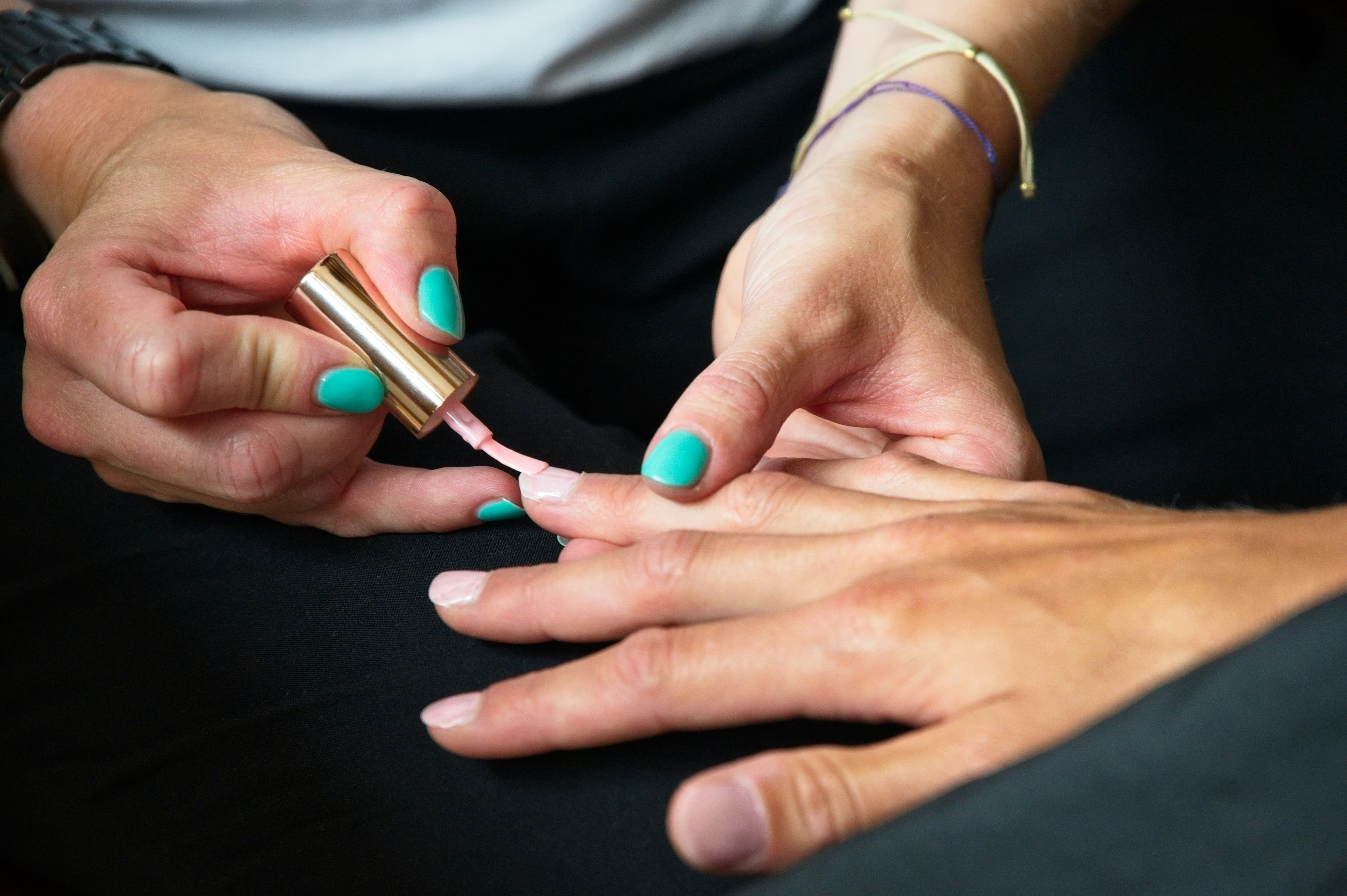 Shy Nails & Beauty Delft — Nagelstudio in Gillisbuurt